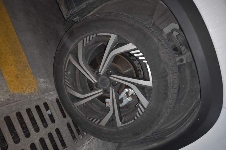 Used Geely Auto Emgrand X7 Sport 2023 Boyue COOL 1.5TD Smart Connectivity Model Right Front Wheel Hub