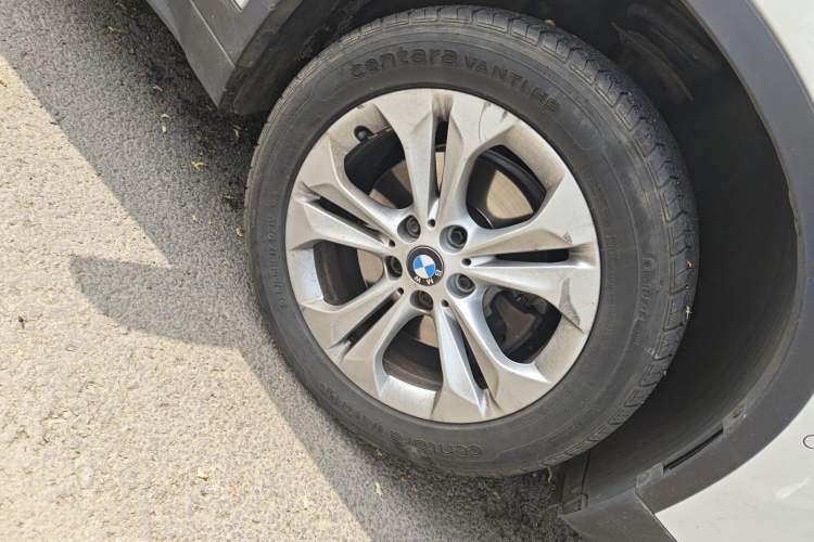 Used BMW X1 2016 sDrive18Li Premium Edition Right Front Wheel Hub