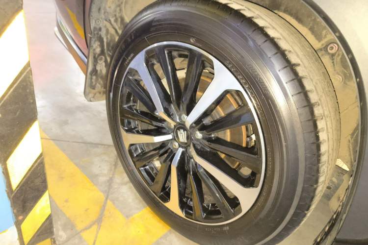 Used Toyota Crown Kluger 2023 2.5L HEV Four-Wheel Drive Flagship Edition Right Rear Wheel Hub