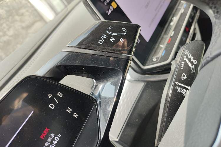 Used Volkswagen ID.6 X 2021 Pro Smart Long-Range Edition Gear Lever