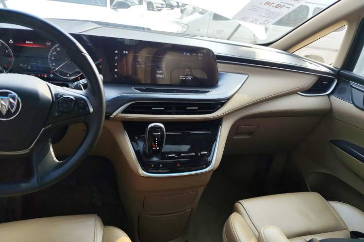 Used Buick GL8 2021 ES Landtrek 653T Luxury Model