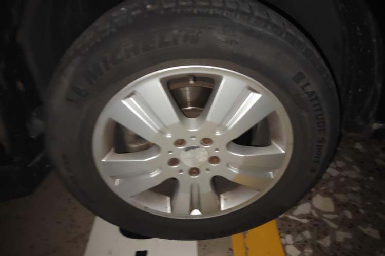 Used Mercedes-Benz M-Class 2010 ML 300 4MATIC