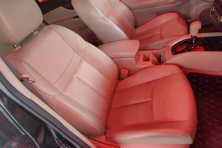 Used Nissan X-Trail 2015 2.0L CVT Comfort MAX Edition 2WD Right Front Seat