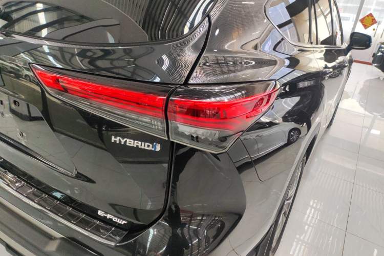 Used Toyota Highlander 2022 Dual-Engine 2.5L Four-Wheel Drive Prestige Version 7 Seats Right Rear Taillight