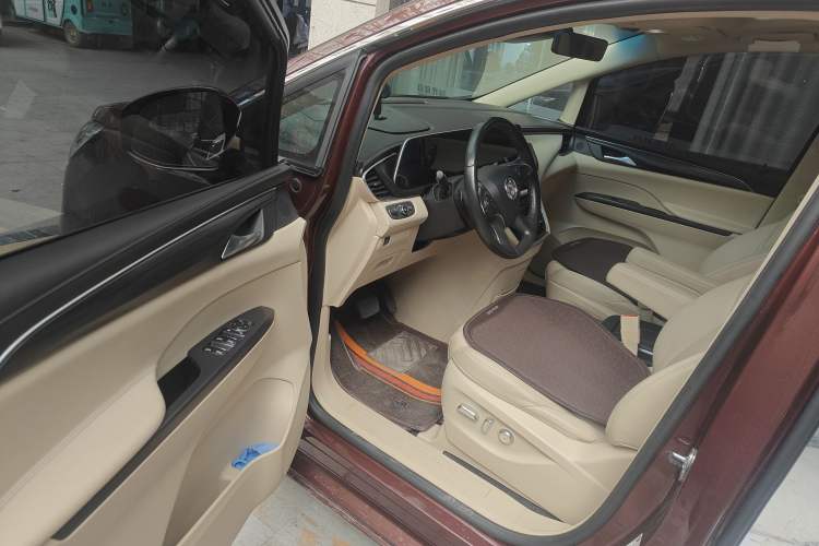 Used Buick GL8 2022 ES Landtrek 653T Comfort Edition