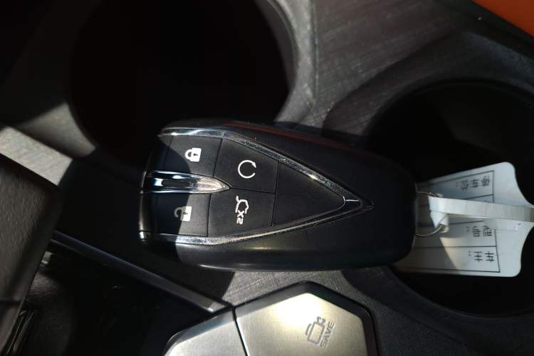 Used Changan UNI-V 2022 1.5T Prestige Version