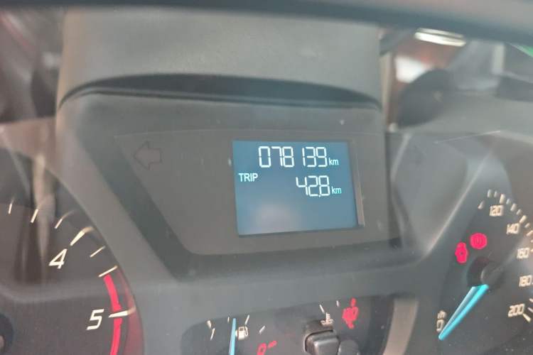 Used Ford Transit 2017 2.0T Diesel Multi-Purpose Commercial Vehicle Mid-Drive Mid-Roof China IV Standard
