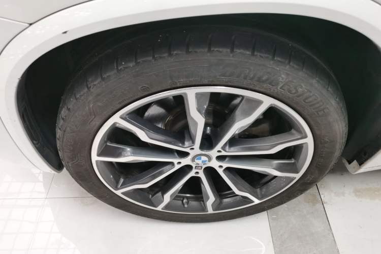 Used BMW X3 2023 xDrive30i Leading Model M Night Edition Package Left Front Wheel Hub