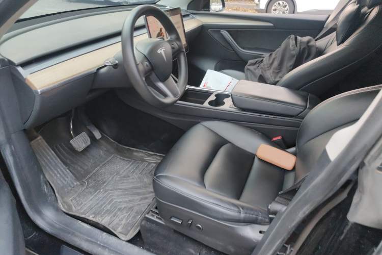 Used Tesla Model Y 2021 Revised Version 2 Long-Range All-Wheel-Drive Edition Left Front Seat