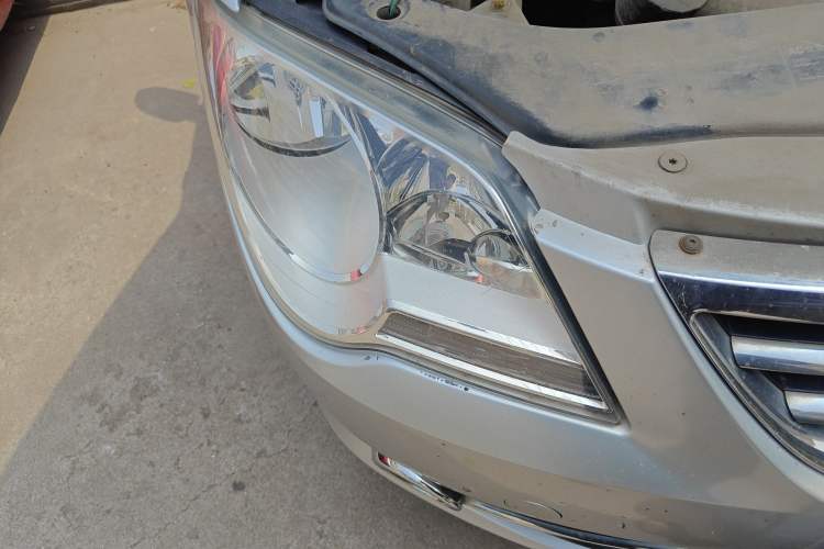 Used Volkswagen Bora 2011 1.6L Manual Fashion Edition Right Front Headlight