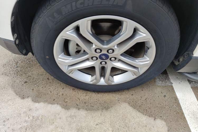 Used Ford Edge 2018 EcoBoost 245 Two-Wheel-Drive Titanium 7-Seater China VI Standard Left Front Wheel Hub