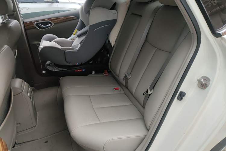 Used Nissan Sylphy 2014 1.6XV CVT Deluxe Edition Left Rear Seat