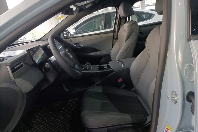 Used BYD Qin PLUS 2025 DM-i Smart Drive 55KM Leading Model