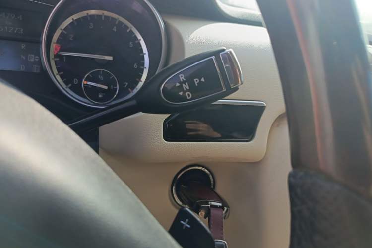 Used Mercedes-Benz R-Class 2014 R 320 4MATIC Luxury Model