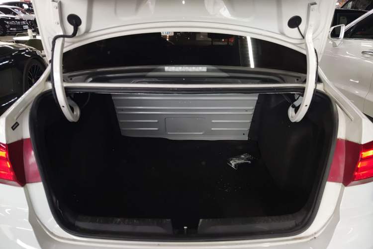 Used Volkswagen Santana 2021 1.5L Automatic Fashion Edition Trunk