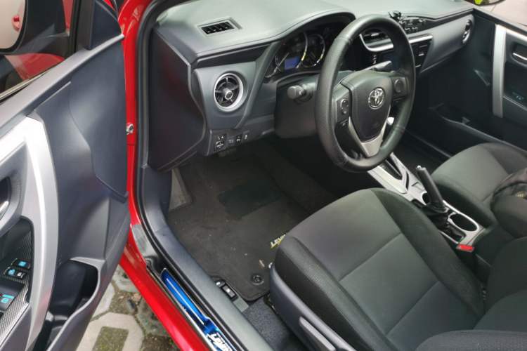 Used Toyota Levin 2017 Revised 185T CVT Elite Edition China V Standard Driver Seat