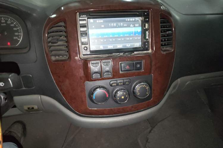 Used FORTHING Lingzhi 2013 M3 1.6L 7-Seater Comfort Model
