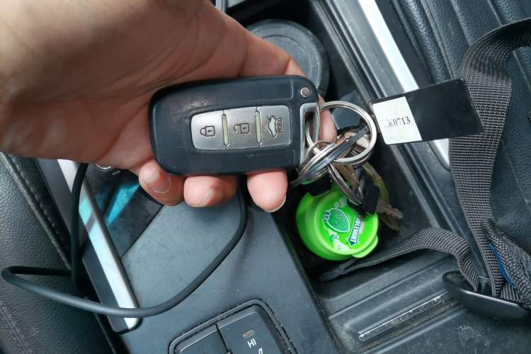 Used Hyundai Sonata 2015 Classic 2.4L Automatic Leading Edition China V Standard Vehicle Key