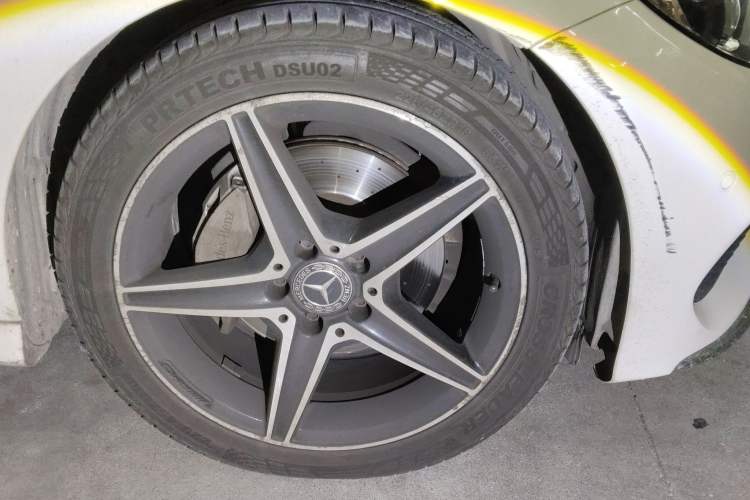 Used Mercedes-Benz C-Class 2017 C 200 Coupe Right Front Wheel Hub