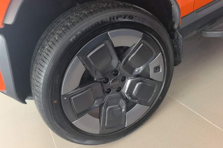 Used iCAR V23 2026 Model V23S 501 Four-Wheel Drive Peak Performance Edition Exterior 4