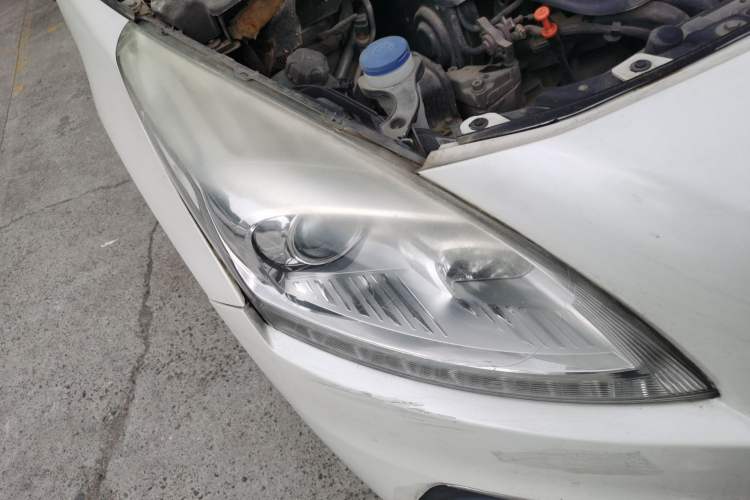 Used Peugeot 3008 2015 2.0L Automatic Trend Edition Right Front Headlight