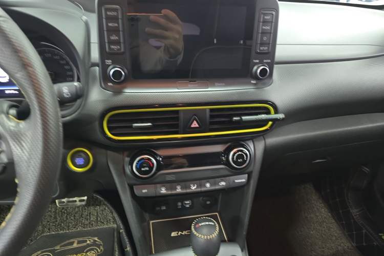 Used Hyundai ENCINO 2018 1.6T Dual-Clutch Prestige Version China V Standard Audio And AC Panel