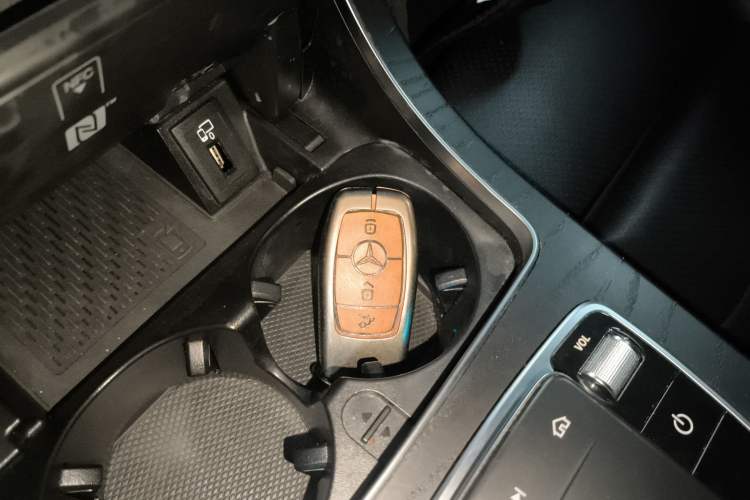 Used Mercedes-Benz C-Class 2019 Restyled C 260 L Sport Edition Vehicle Key