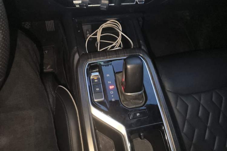 Used Wuling Jiachen 2023 2.0L DHT Flagship Edition Gear Lever