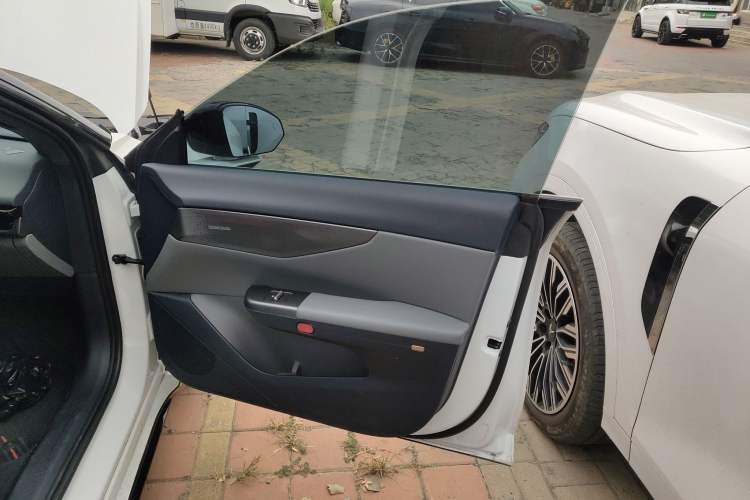 Used Lynk & Co 07 2024 EM-P 126 Long-Range Ultra
