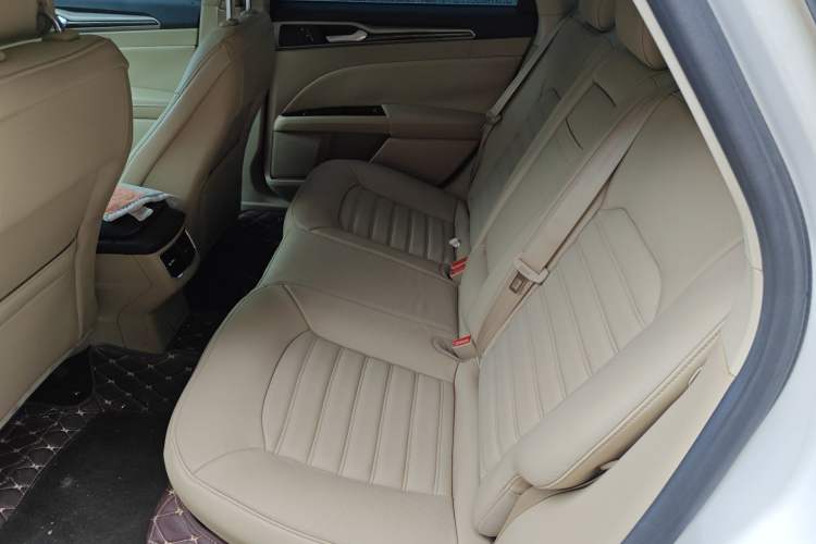 Used Ford Mondeo 2013 2.0L GTDi 200 Fashion Edition Left Rear Seat