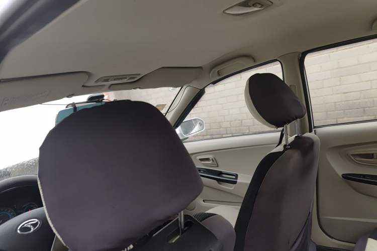 Used Soueast V3 Lingyue 2015 1.5L Manual Happiness Edition Headliner