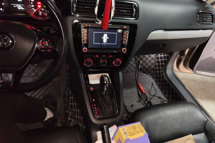 Used Volkswagen Sagitar 2017 230TSI Automatic Comfort Version
