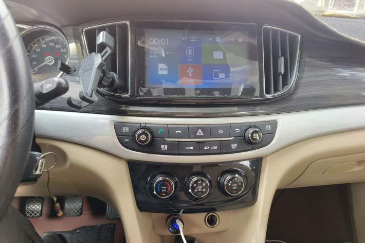 Used Baojun 730 2016 1.5L Manual Comfort Version 7 Seats China V Emission Standard
