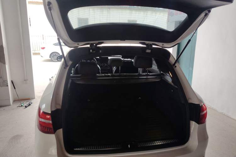 Used Mercedes-Benz GLC 2019 GLC 260 L 4MATIC Dynamic Model Trunk