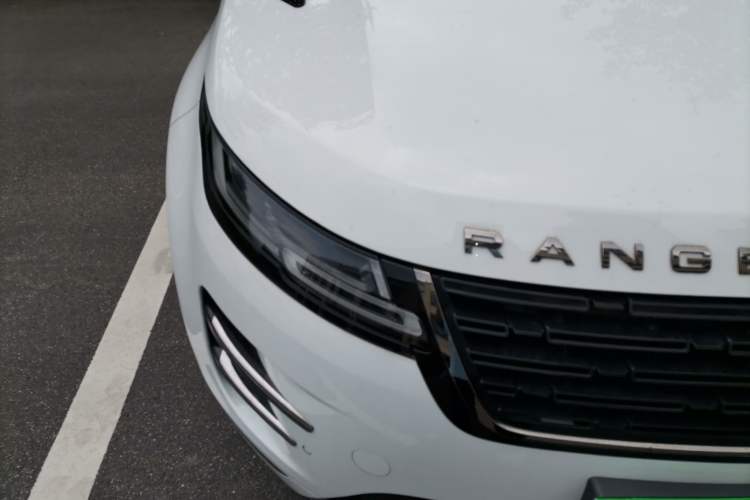 Used Land Rover Range Evoque 2024 Aurora L 249 PS Prestige Light-Chasing Edition Right Front Headlight