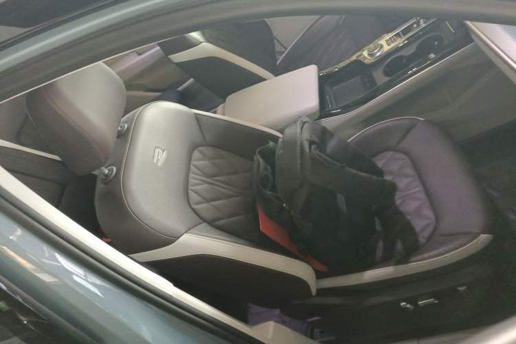 Used Volkswagen Tavendor 2023 380TSI Four-Wheel Drive R-Line Cruise Edition
