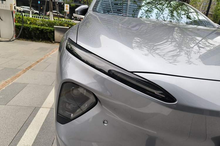 Used Nio ET7 2024 75 kWh Executive Edition Right Front Headlight