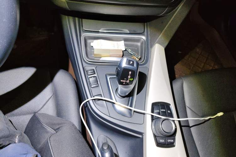 Used BMW 3 Series 2015 320Li Luxury Edition Fashion Model
