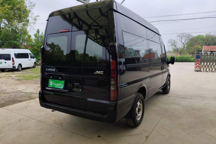 Used JMC Fushun 2023 2.0T Automatic Mid-Range High-Roof Commercial Multi-Purpose 7-Seater Passenger Vehicle