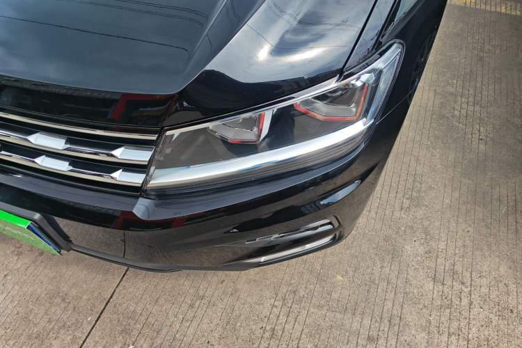 Used Volkswagen Tiguan L 2019 330TSI Automatic Two-Wheel Drive Smart Luxury Version China VI Standard Left Front Headlight