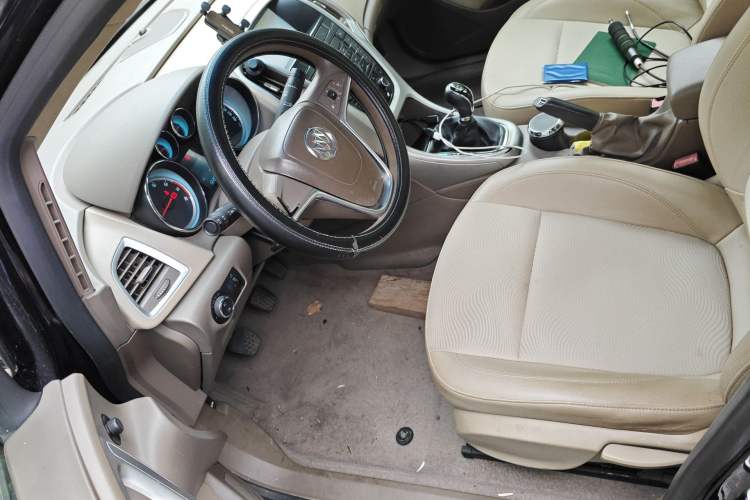 Used Buick GT 2012 GT 1.6L Manual Entry-Level Model Left Front Seat