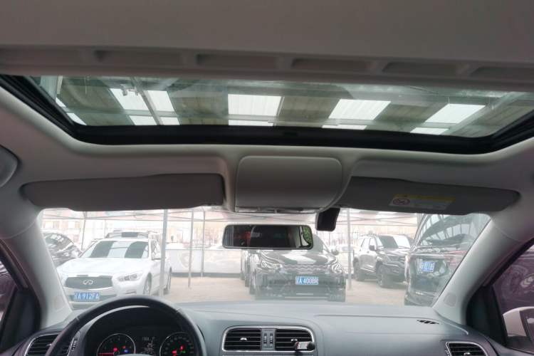 Used Volkswagen Polo 2016 1.6L Automatic Comfort Model Headliner