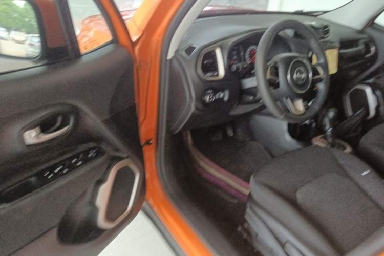 Used Jeep Renegade 2017 180T Automatic High-Energy Version Driver Seat