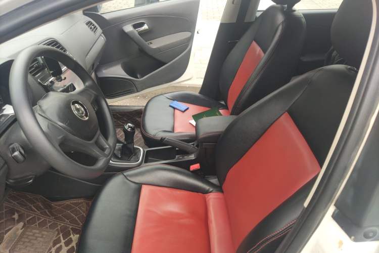 Used Volkswagen Polo 2014 1.4L Manual Fashion Edition