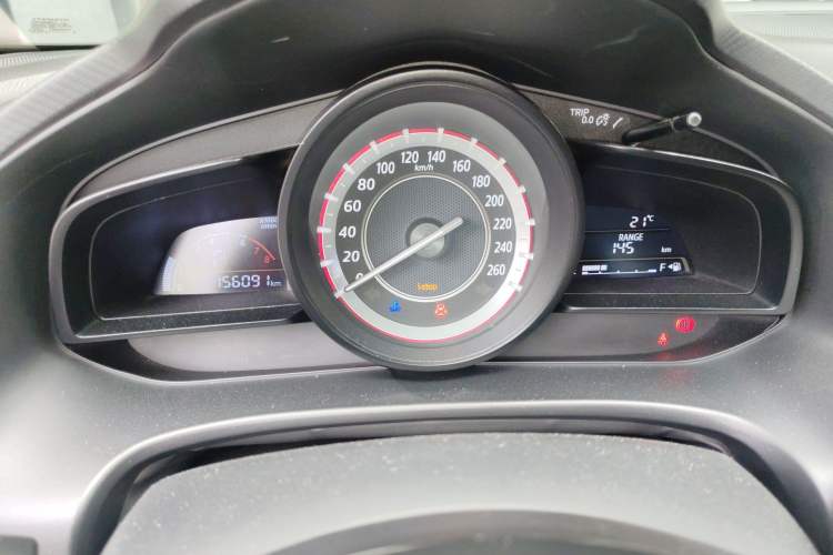 Used Mazda 3 Axela 2014 Sedan 1.5L Automatic Luxury Model