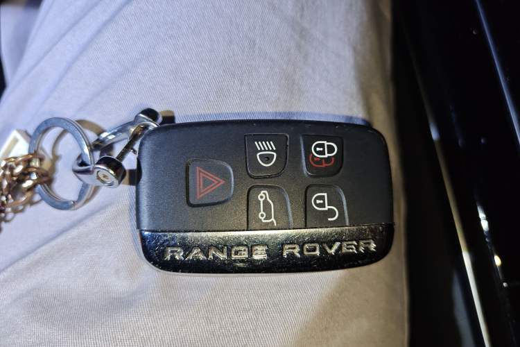 Used Land Rover Range Velar 2019 250 PS R-DYNAMIC S Vehicle Key