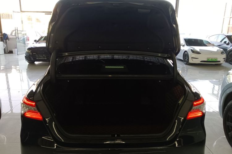 Used Toyota Camry 2021 2.5G Luxury Edition
