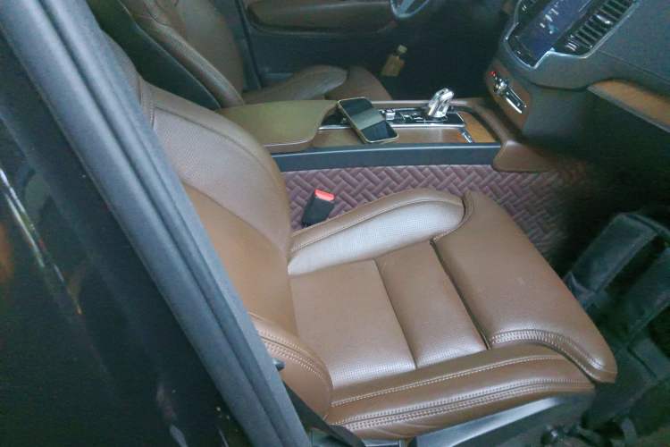 Used Volvo XC90 New Energy 2019 E-Drive Hybrid T8 Luxury Edition 7-Seater China V Standard
