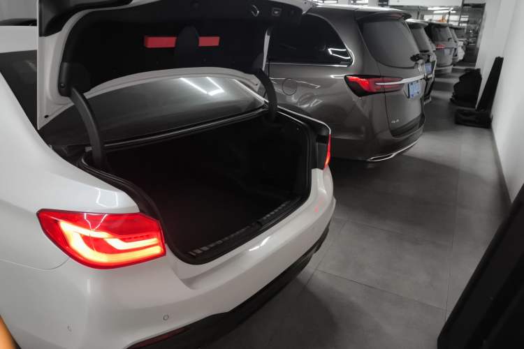 Used BMW 5 Series 2019 525Li M Sport Package