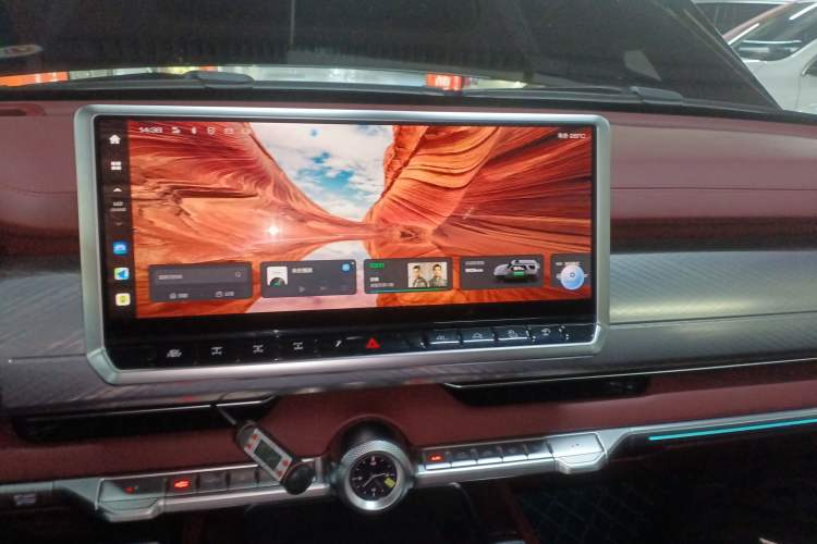 Used Tank 700 New Energy 2024 Hi4-T Extreme Edition Audio And AC Panel